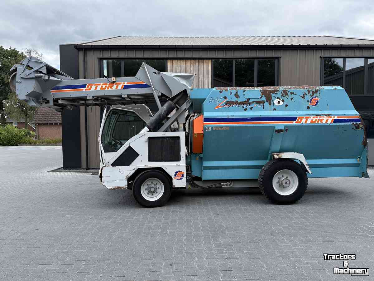 Voerverdeelwagen  / Voerdoseerwagen Storti Labrador 120
