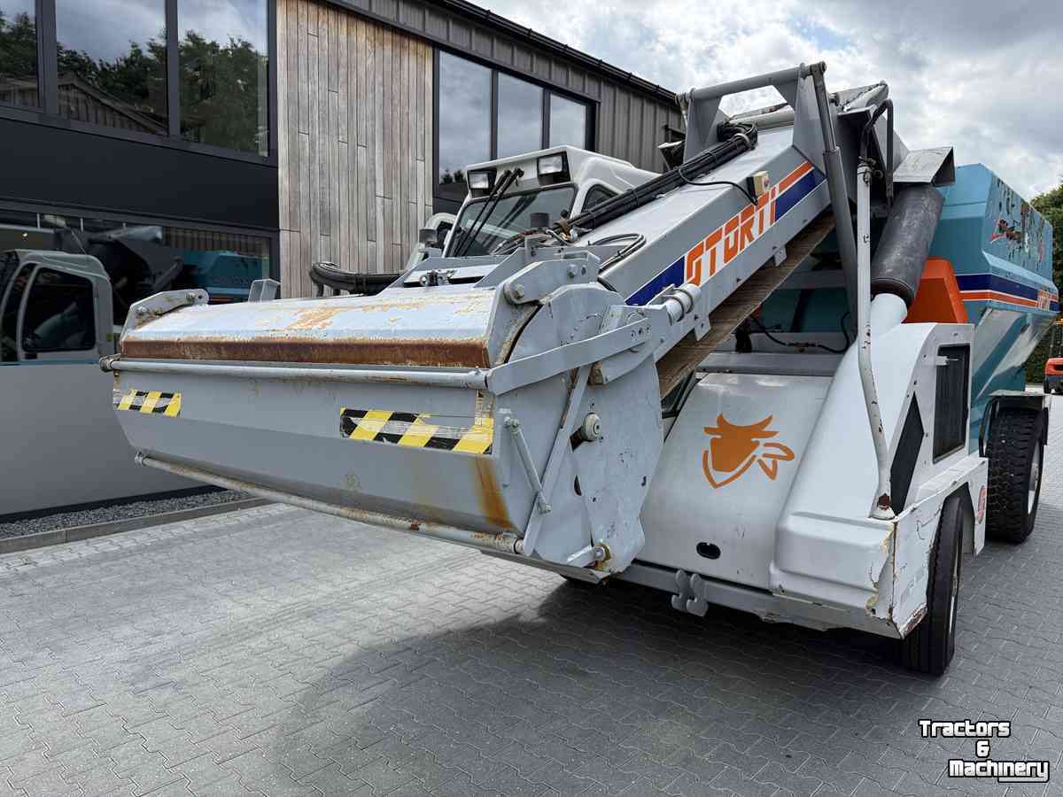 Voerverdeelwagen  / Voerdoseerwagen Storti Labrador 120