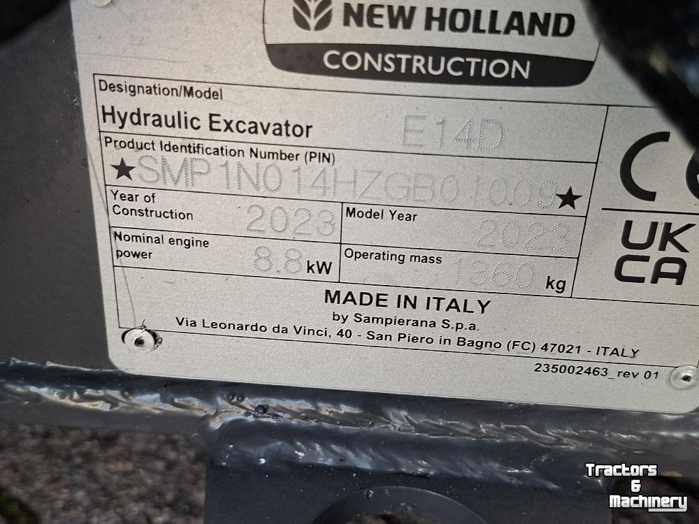 Mini-graver / Mini-graafmachine New Holland E14D