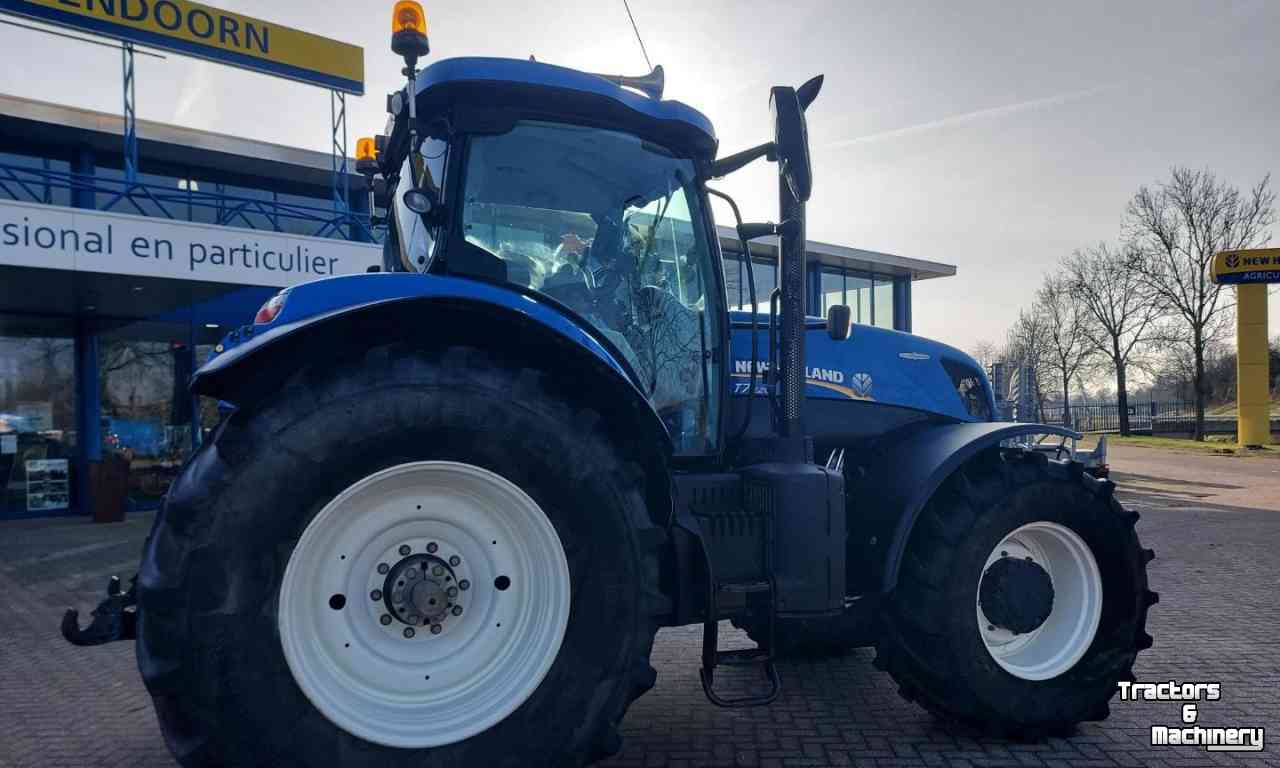 Traktoren New Holland T7.220 AC