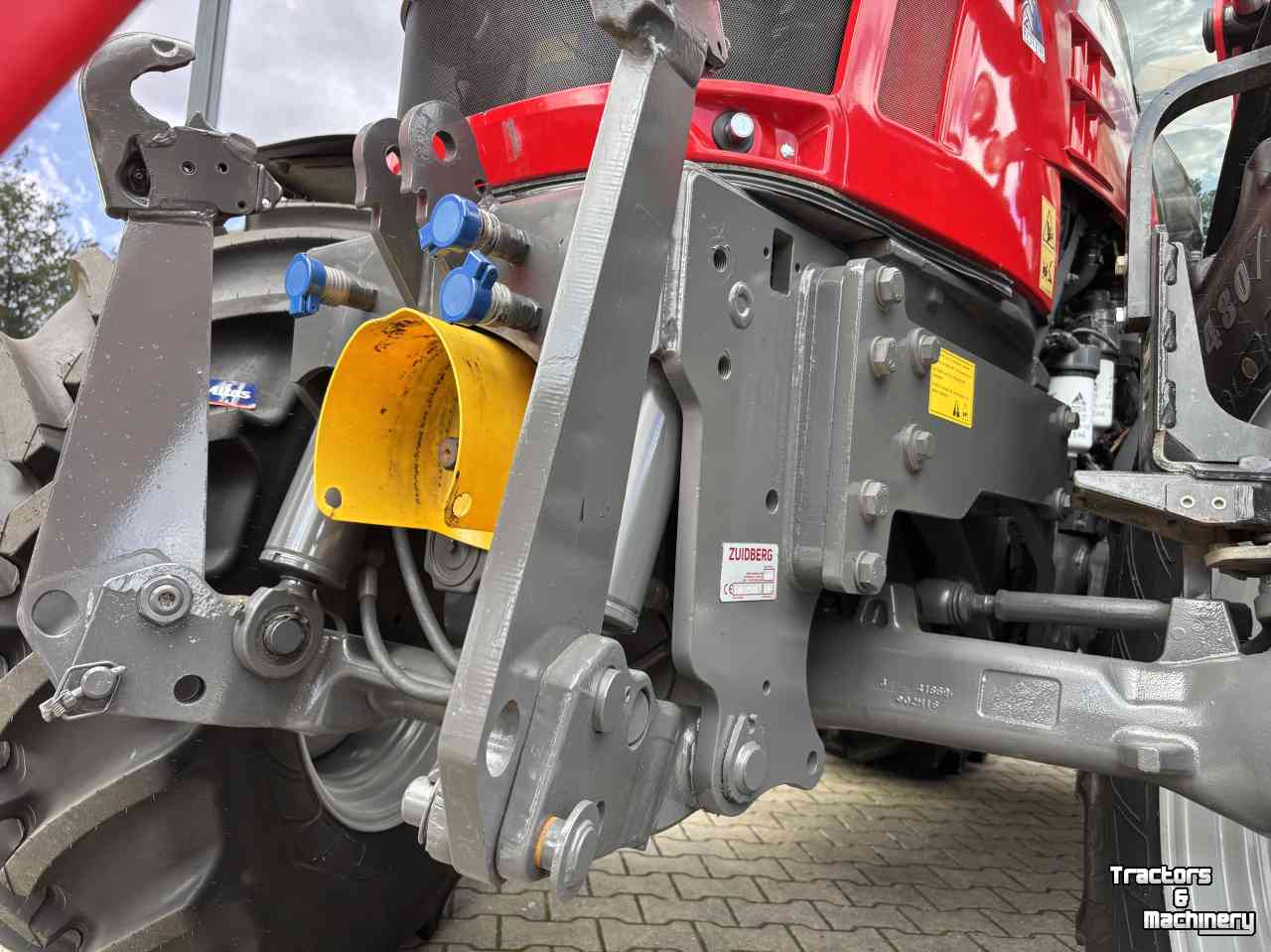 Tractor / Trekker Massey Ferguson 5711 SL Dyna- 4 Efficiënt met voorlader