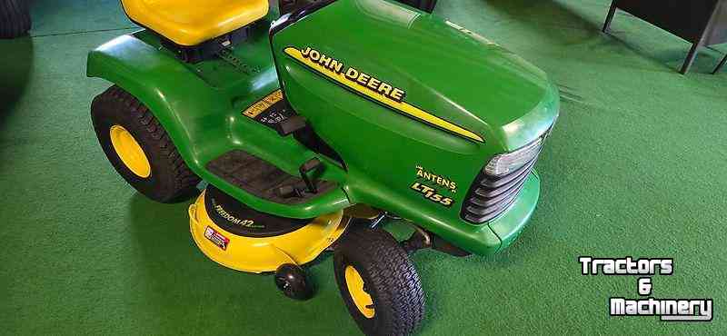 Zitmaaier John Deere LT155 Zitmaaier