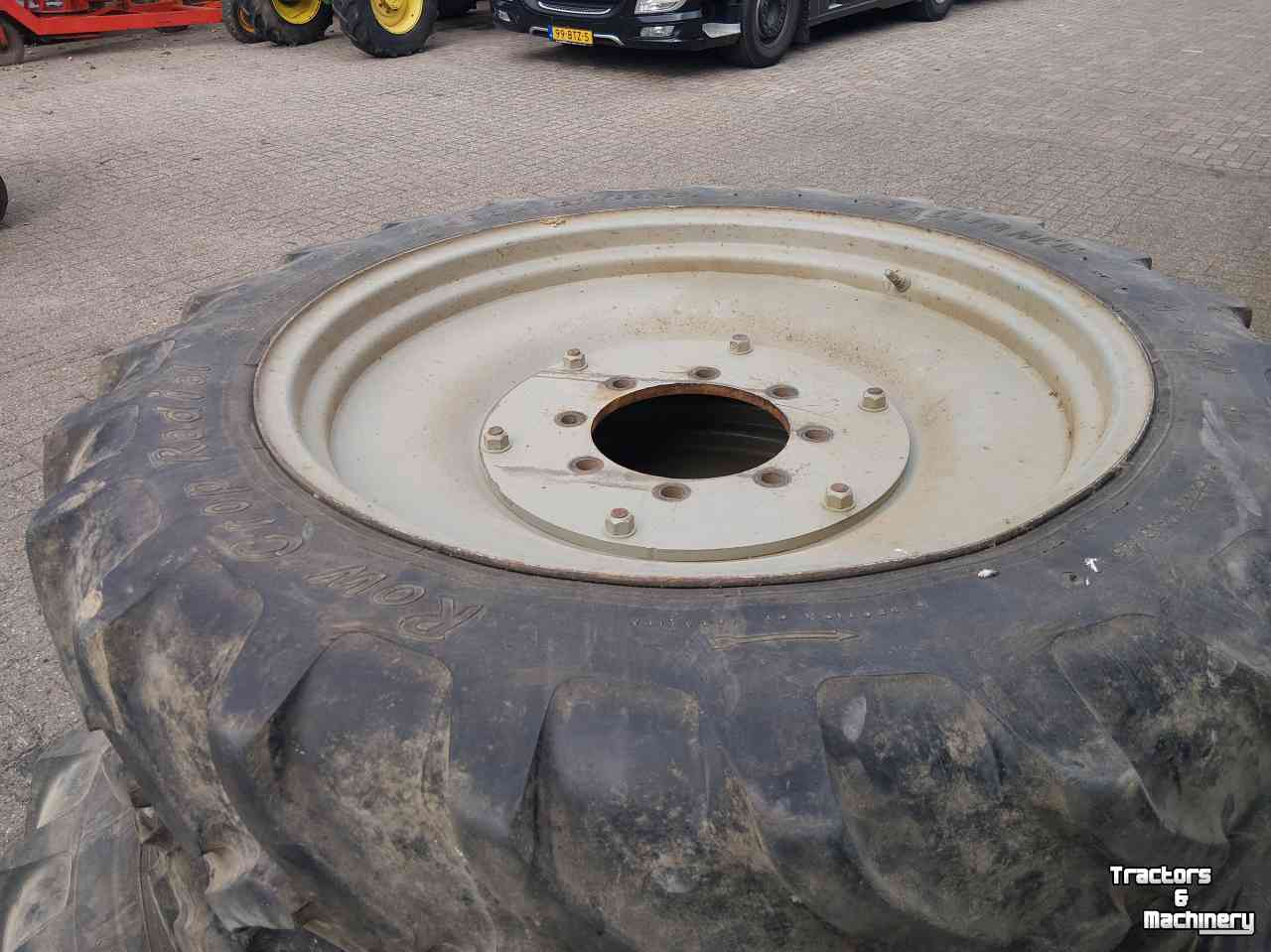 Wielen, Banden, Velgen & Afstandsringen Massey Ferguson Cultuur wielen 270/95 R48 270/95 R32
