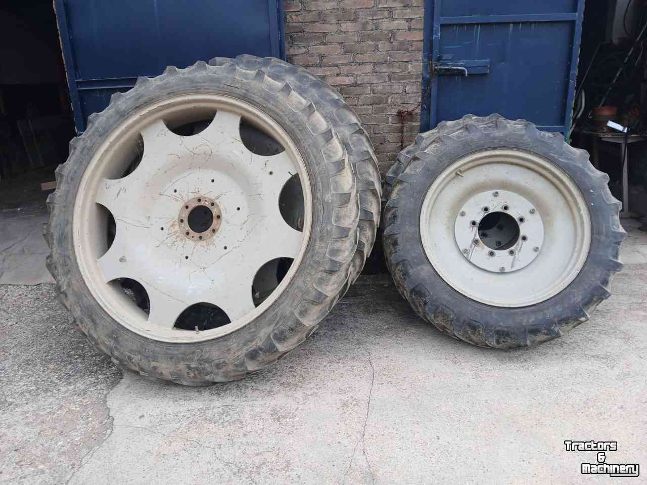 Wielen, Banden, Velgen & Afstandsringen Massey Ferguson Cultuur wielen 270/95 R48 270/95 R32