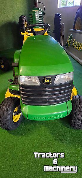 Zitmaaier John Deere LT155
