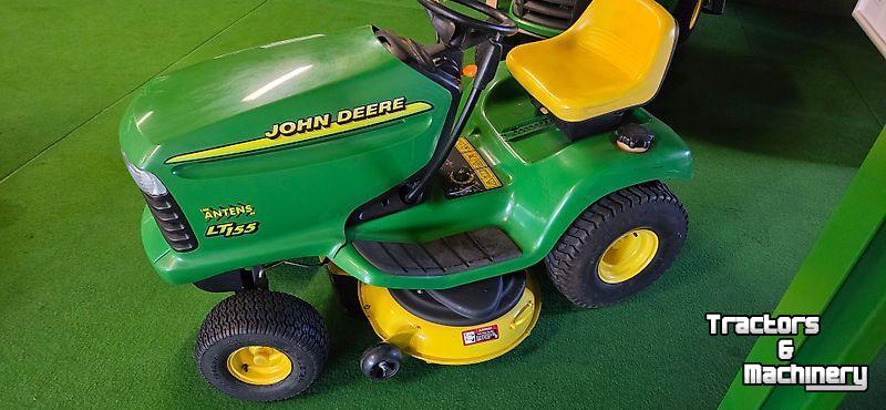 Zitmaaier John Deere LT155