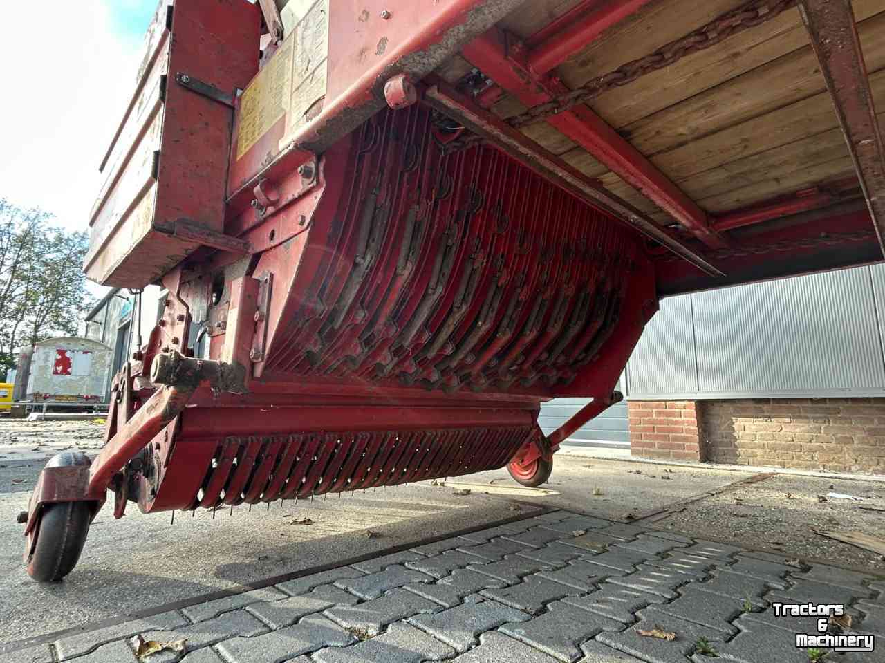 Opraapwagen Strautmann LBF261   Klein, maar nog heel fijn!