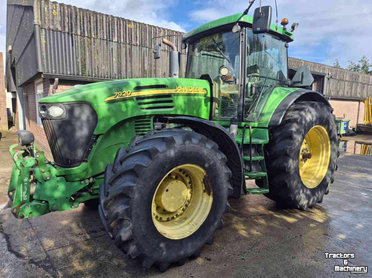 Tractor / Trekker John Deere 7920 met fronthef+pto