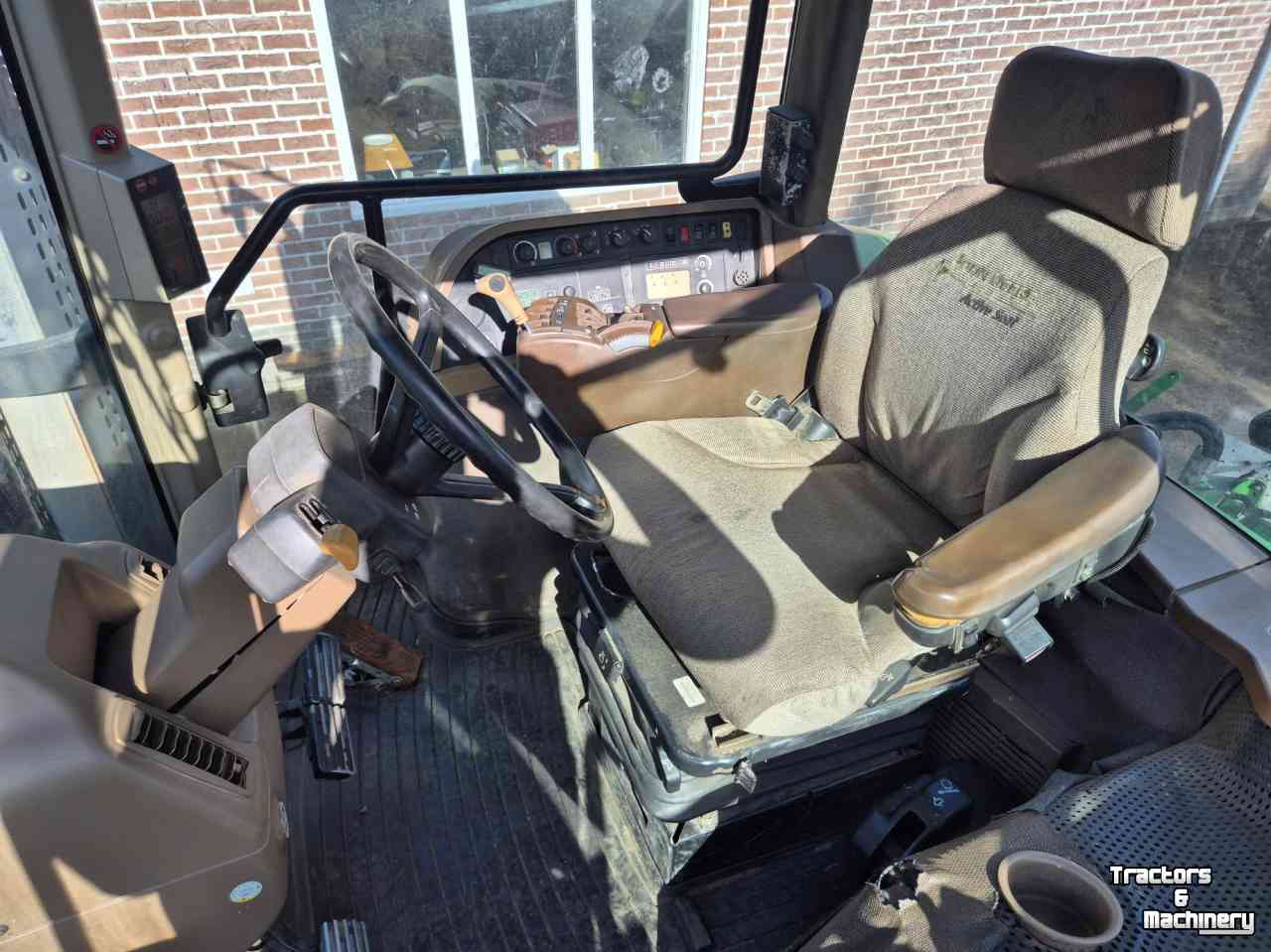 Tractor / Trekker John Deere 7920 met fronthef+pto