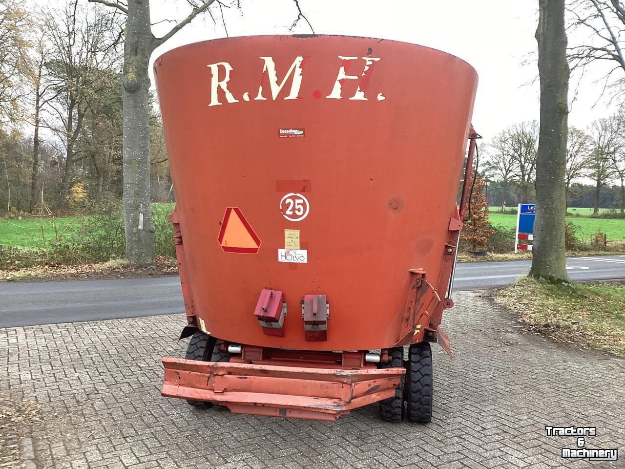 Voermengwagen Vertikaal RMH UAV 14 C