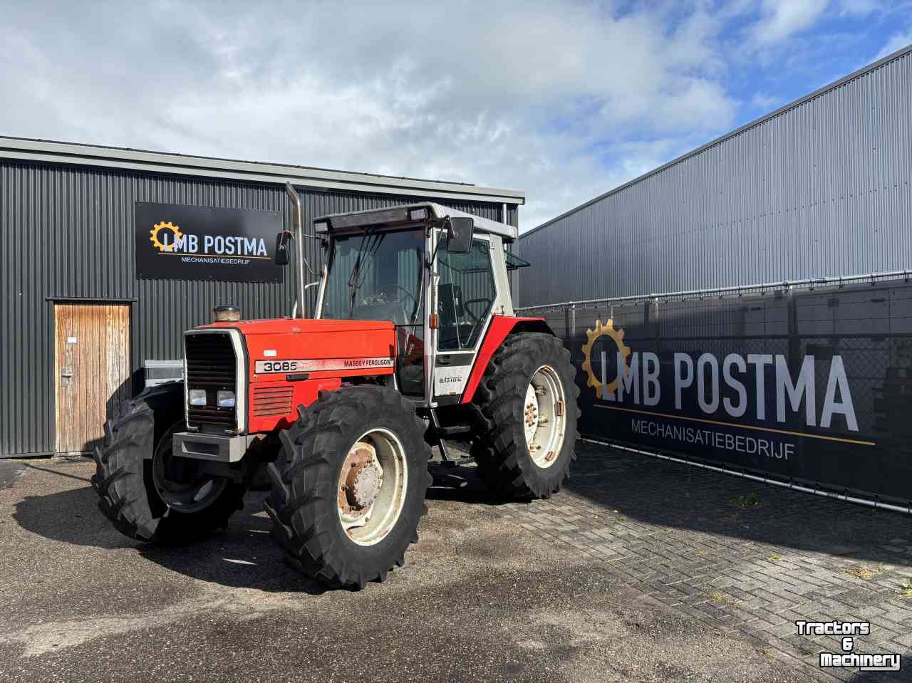 Tractor / Trekker Massey Ferguson 3085 16x16 speedshift buffel