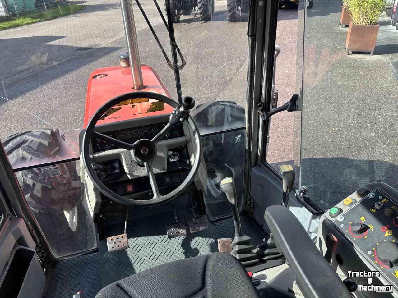 Tractor / Trekker Massey Ferguson 3085 16x16 speedshift buffel