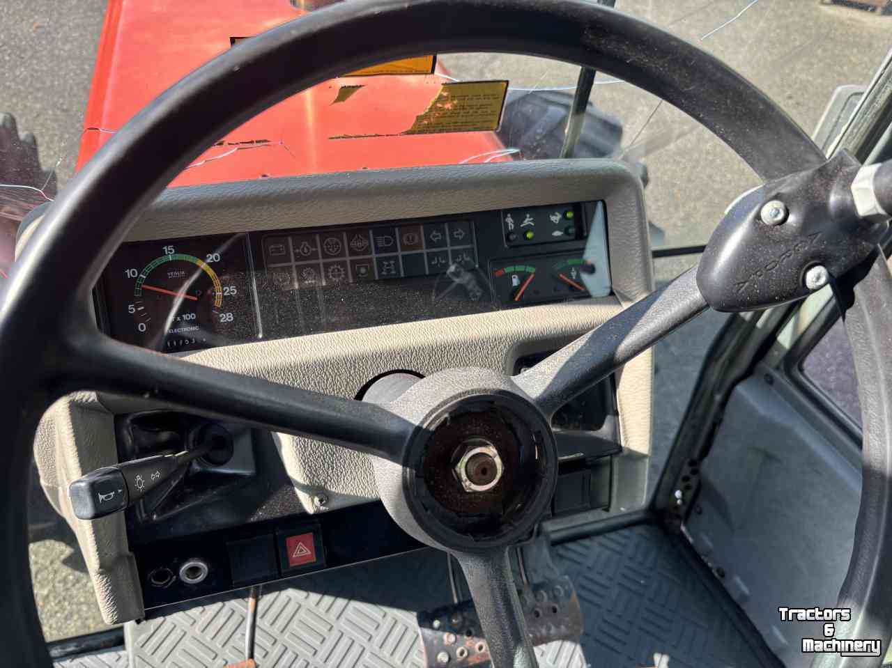 Tractor / Trekker Massey Ferguson 3085 16x16 speedshift buffel