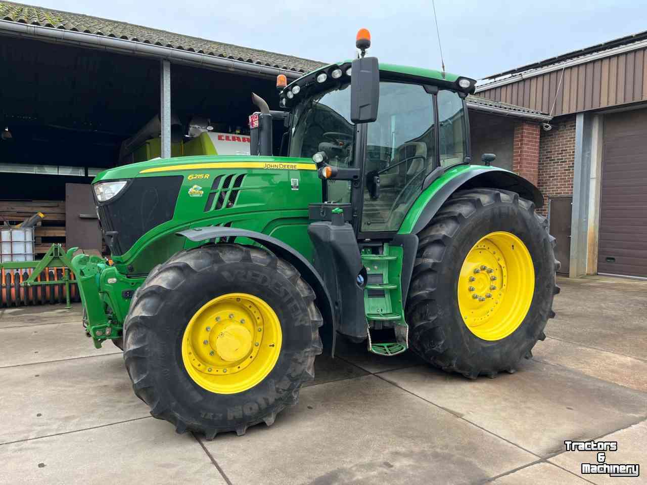 Tractor / Trekker John Deere 6215 R