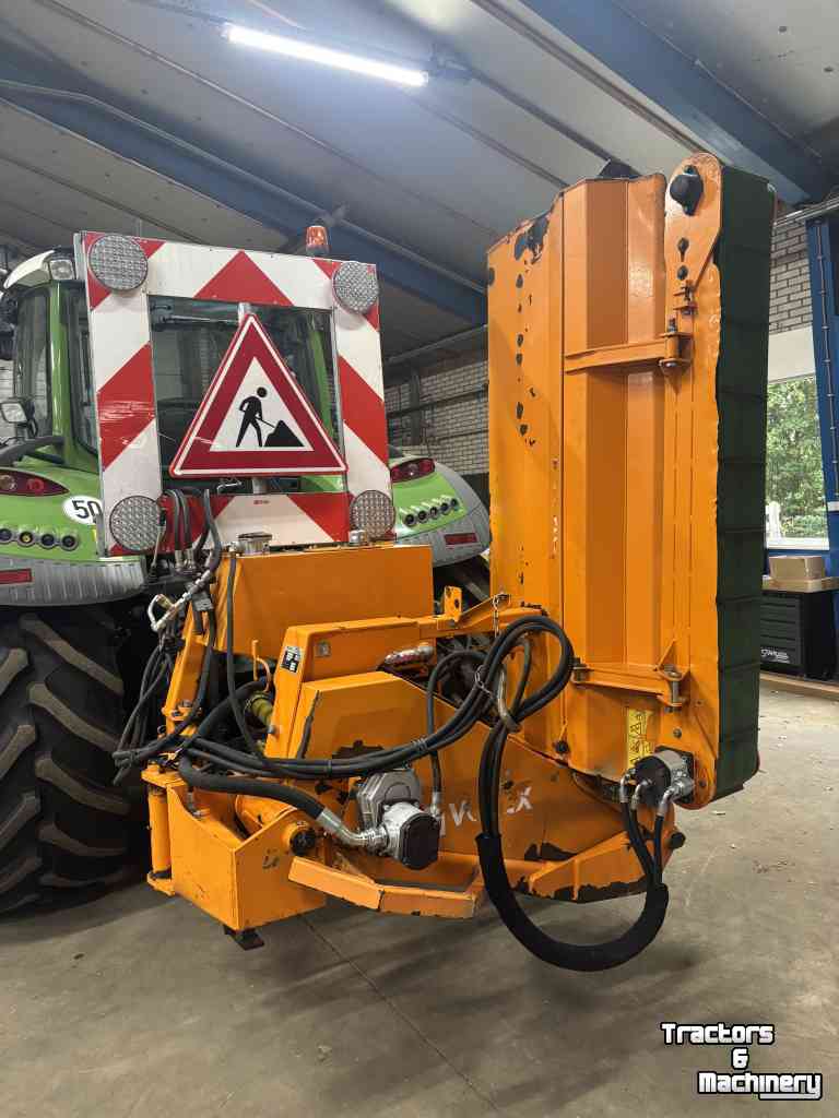 Klepelmaaier Votex Jumbo flex 190 met afvoerband