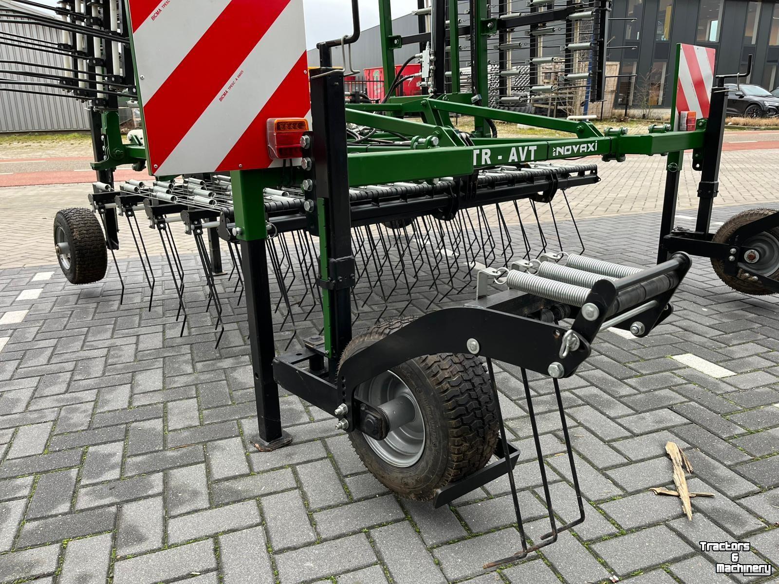 Schoffelmachine / Schoffelbalk Novaxi -Wiedeg 6.75m