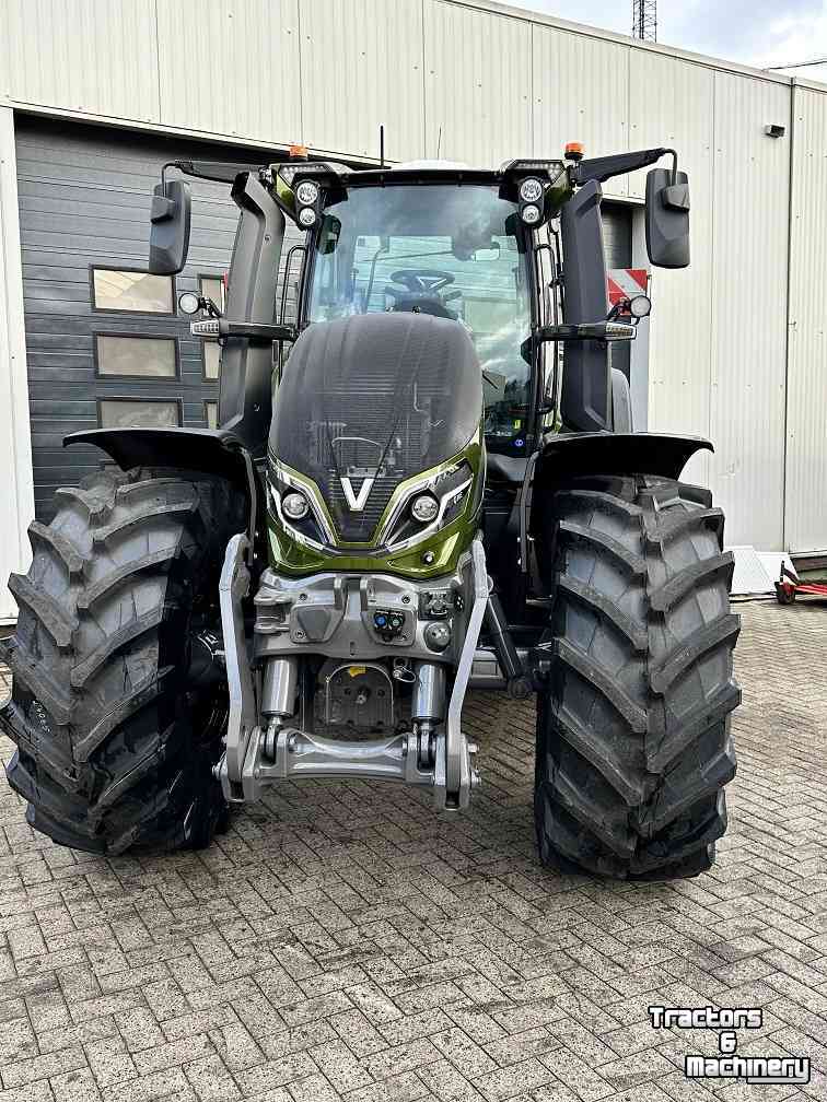 Traktoren Valtra Q305