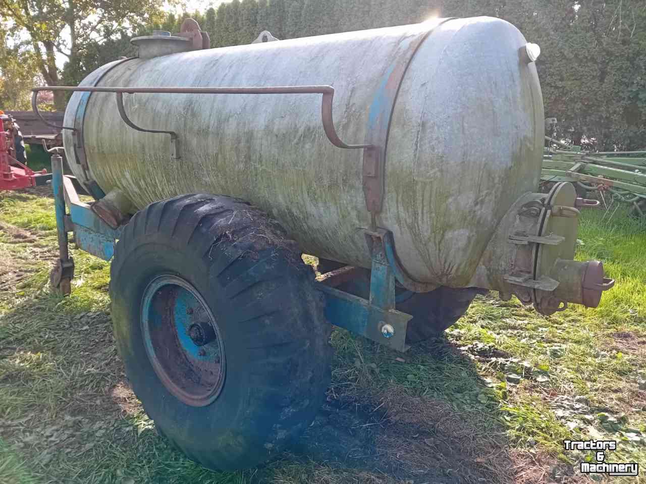 Overige beregeningsmachines en toebehoren  Watertank, waterwagen 2600 l. Diversen