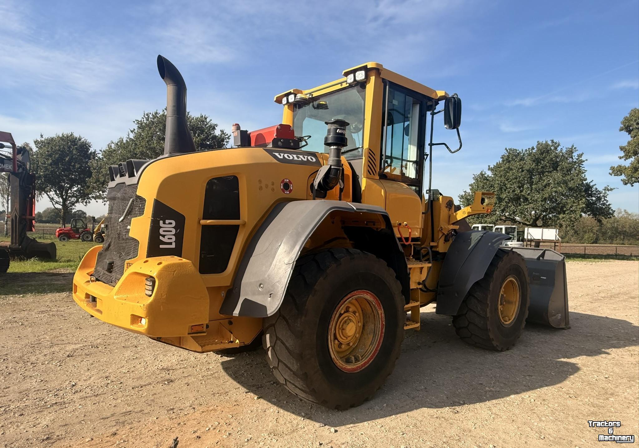 Shovel / Wiellader / Kniklader Volvo L60G