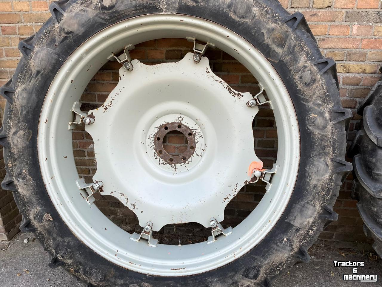 Wielen, Banden, Velgen & Afstandsringen Kleber 9.5R32 EN 12.4R46