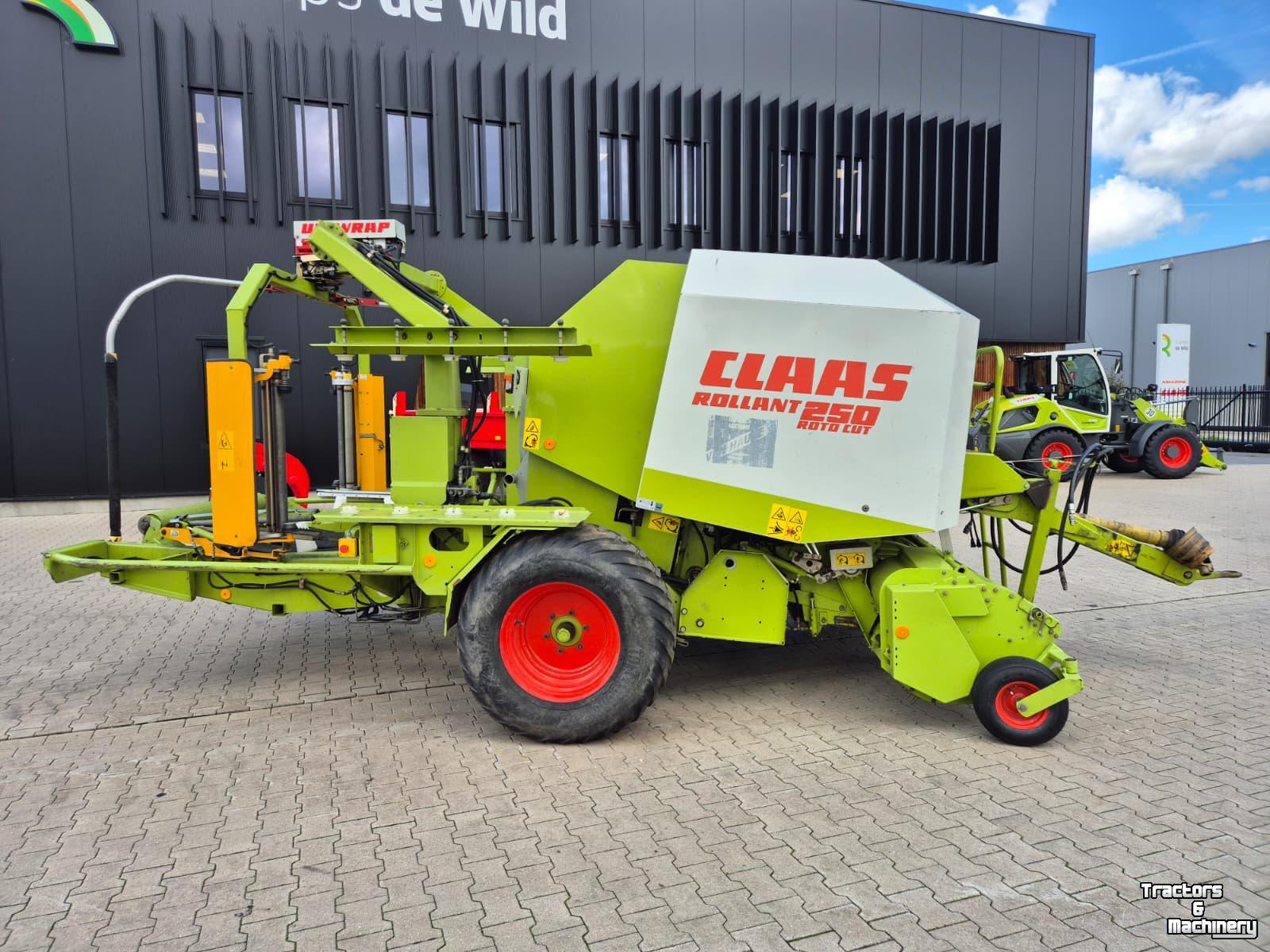 Persen / Balenpers / Pakkenpers Claas Rollant 250 Uniwrap
