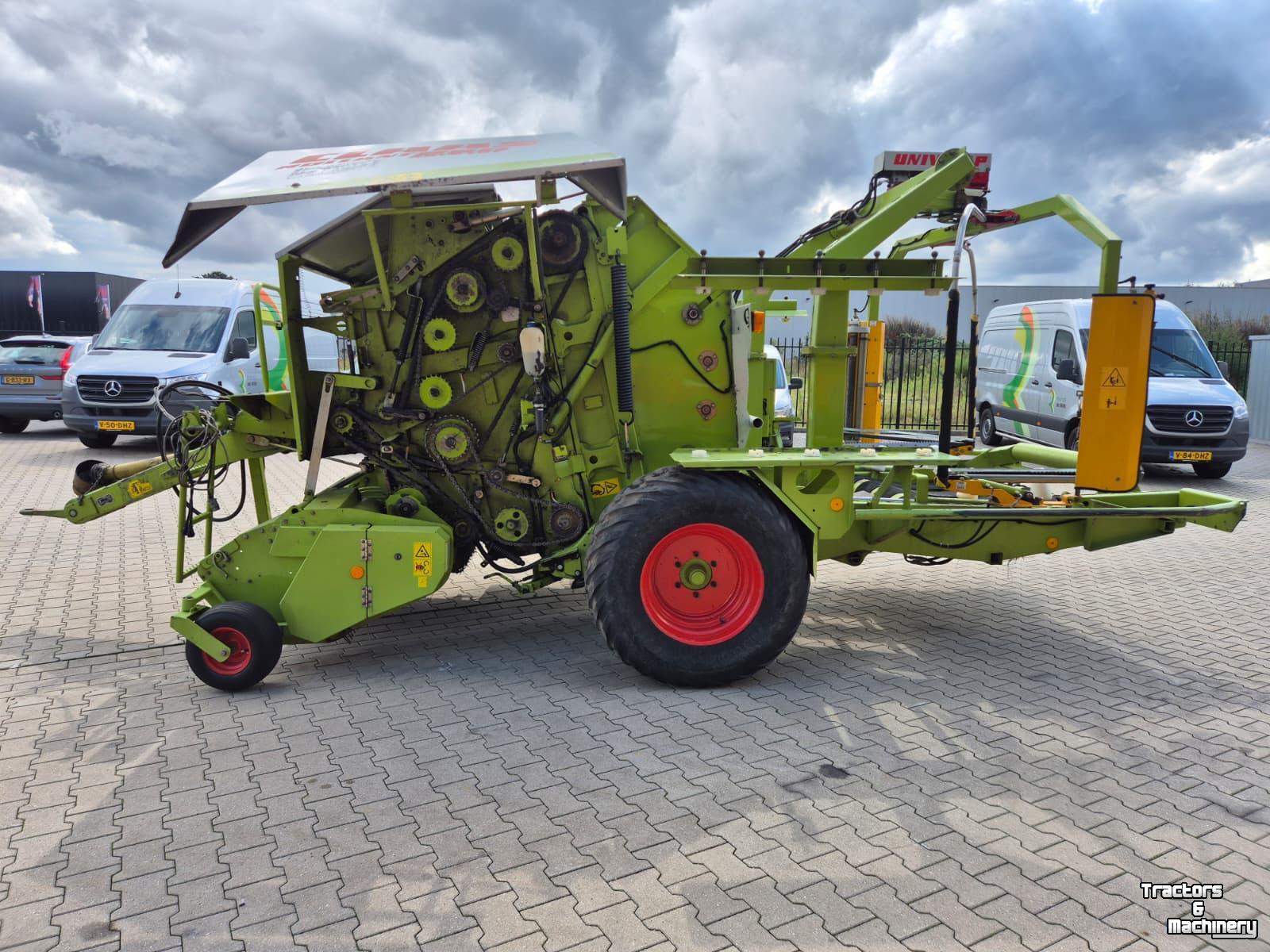Persen / Balenpers / Pakkenpers Claas Rollant 250 Uniwrap