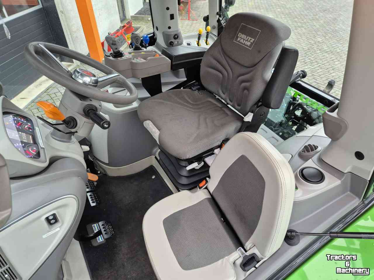 Tractor / Trekker Deutz-Fahr Agrotron 6130.4 RV-Shift