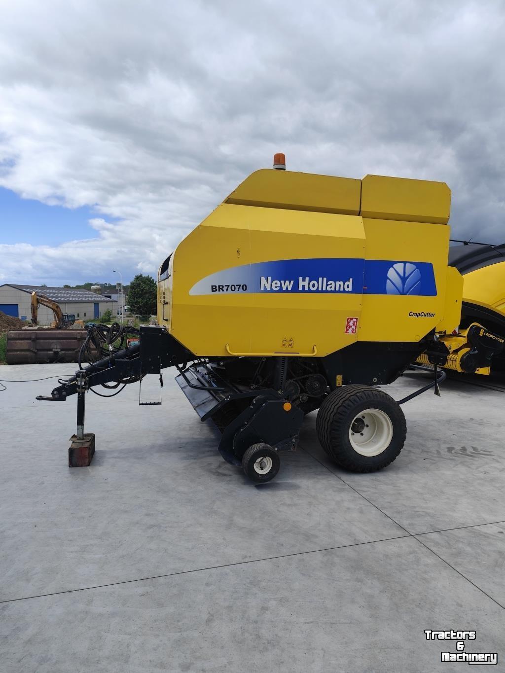 Persen / Balenpers / Pakkenpers New Holland BR 7070 Cropcutter