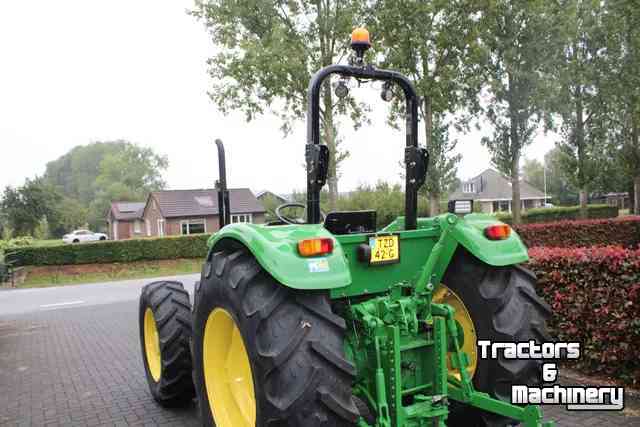 Tractor / Trekker John Deere 5065E 4WD