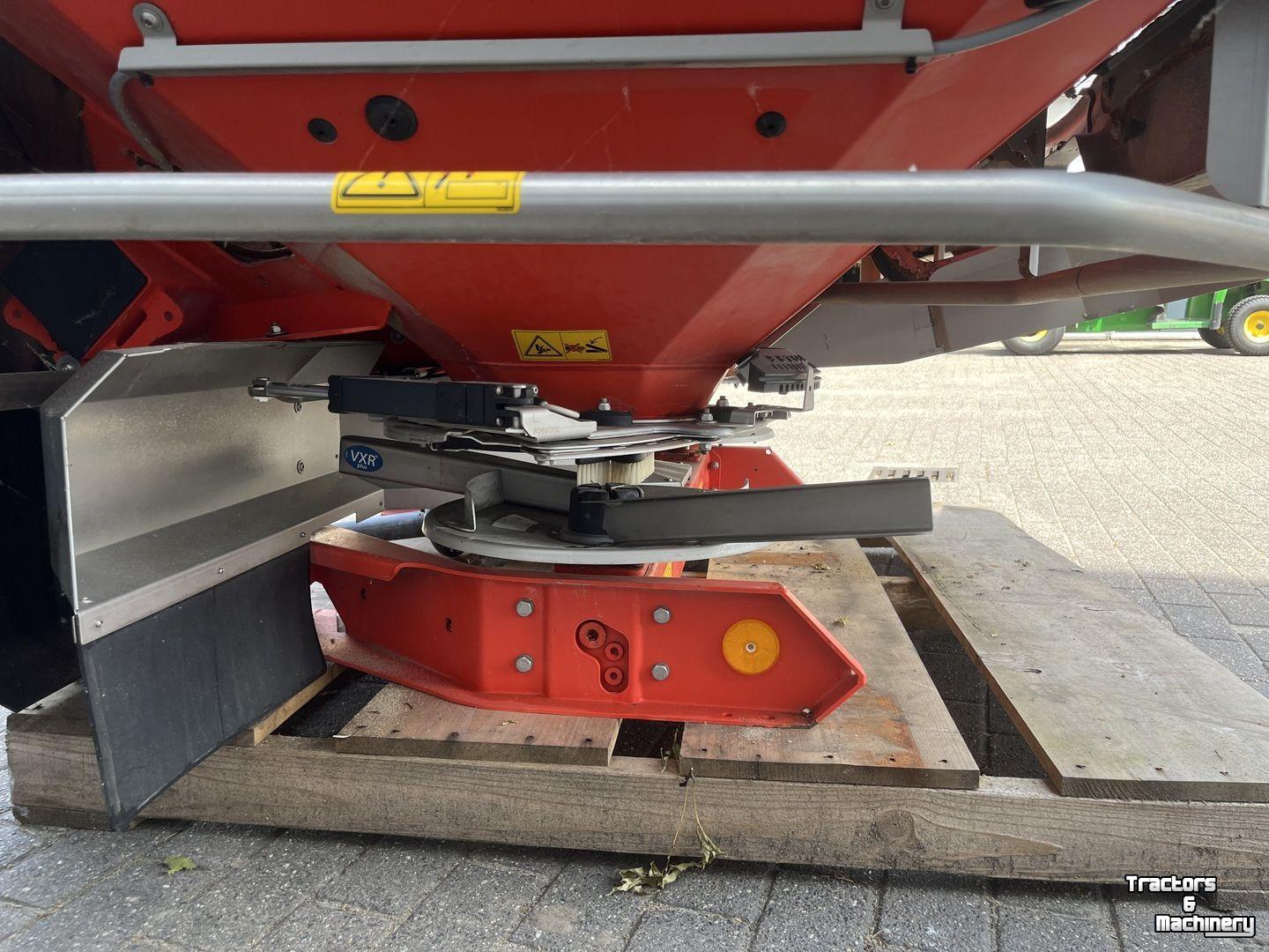 Kunstmeststrooier Kuhn AXIS