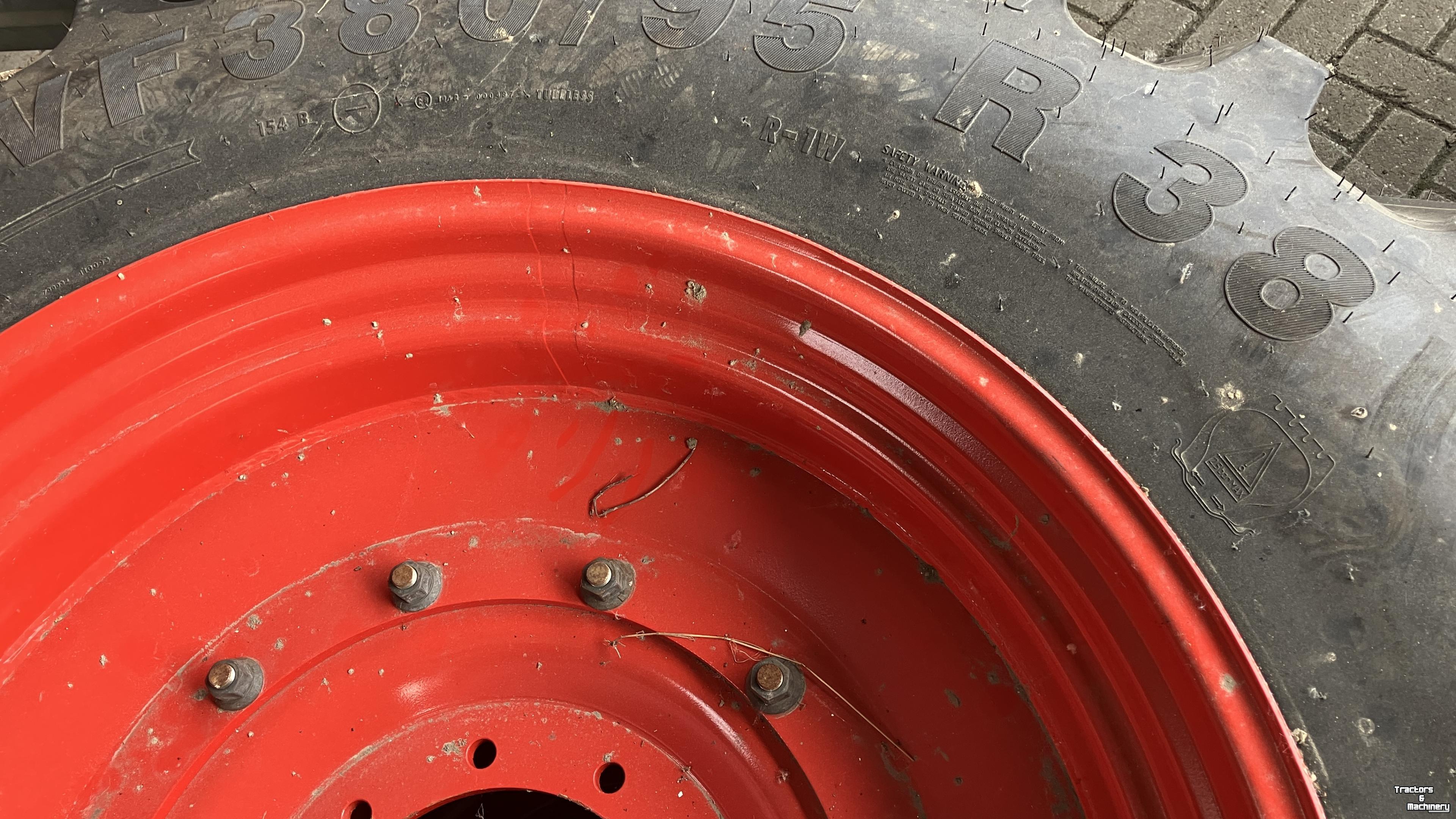 Wielen, Banden, Velgen & Afstandsringen Mitas VF380/95R38- VF380/105R54    HC2000