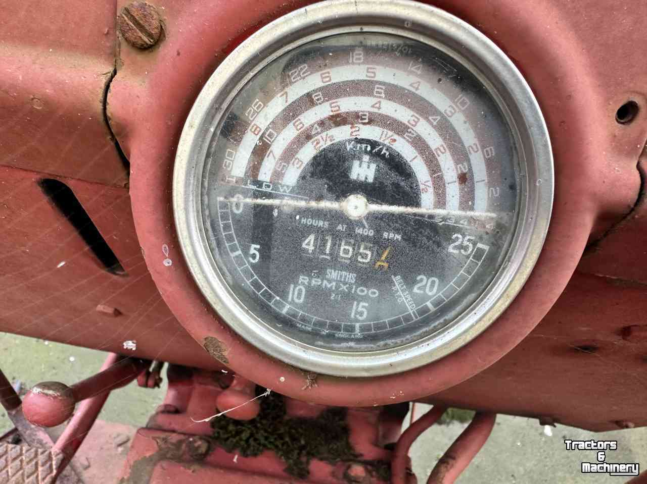 Compact tractor McCormick Cormick