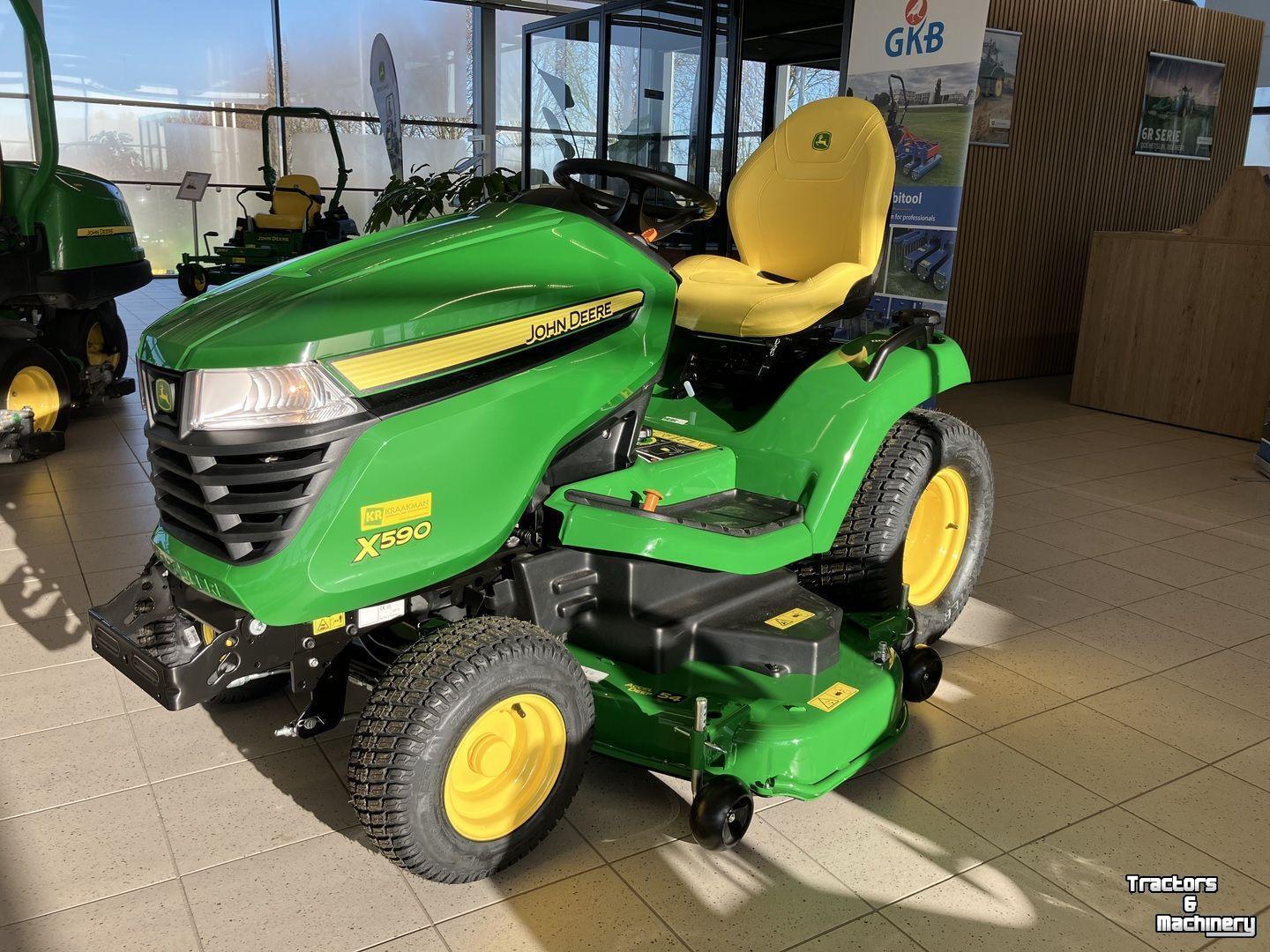 Zitmaaier John Deere X590