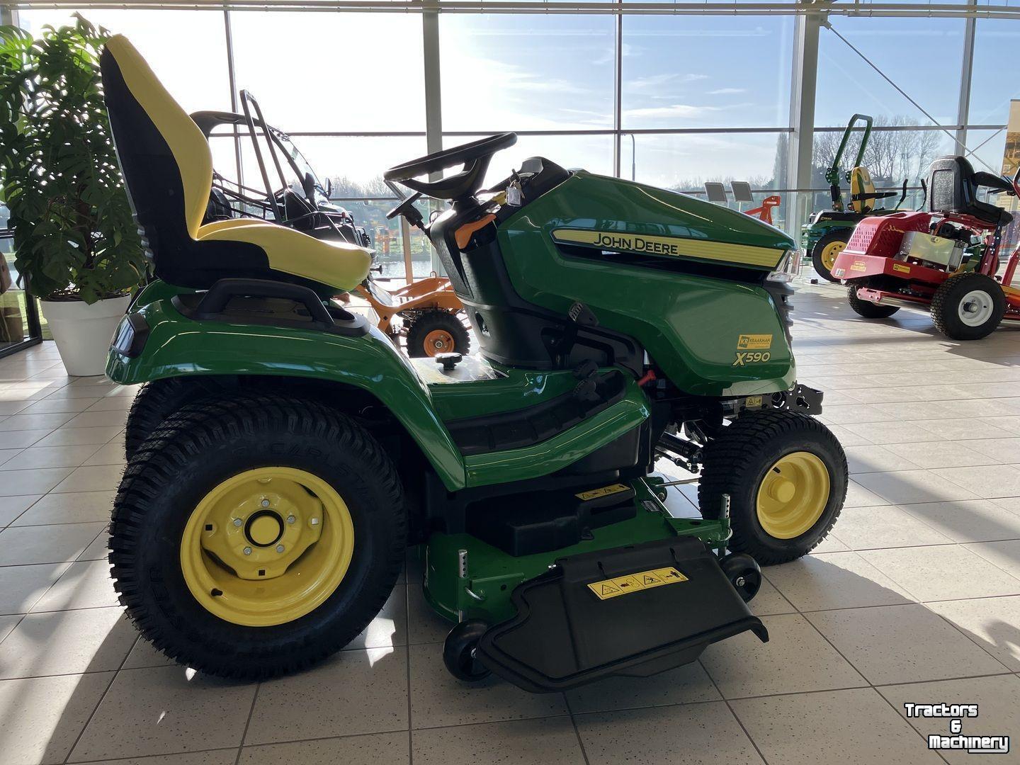 Zitmaaier John Deere X590