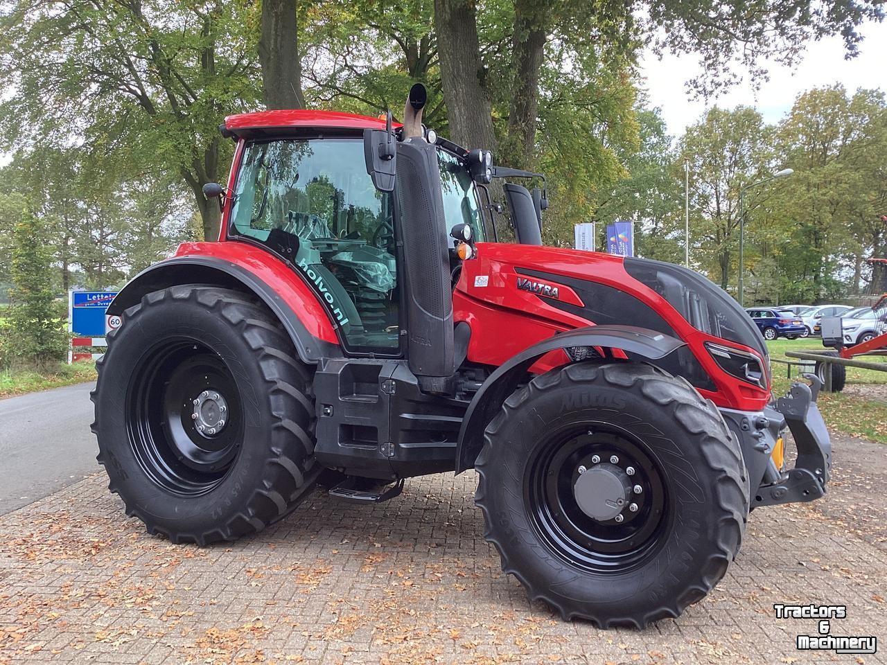 Tractor / Trekker Valtra T214 A