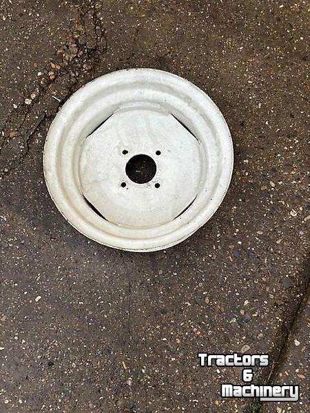 Wielen, Banden, Velgen & Afstandsringen Renault Renault voorvelg - 5.5x18