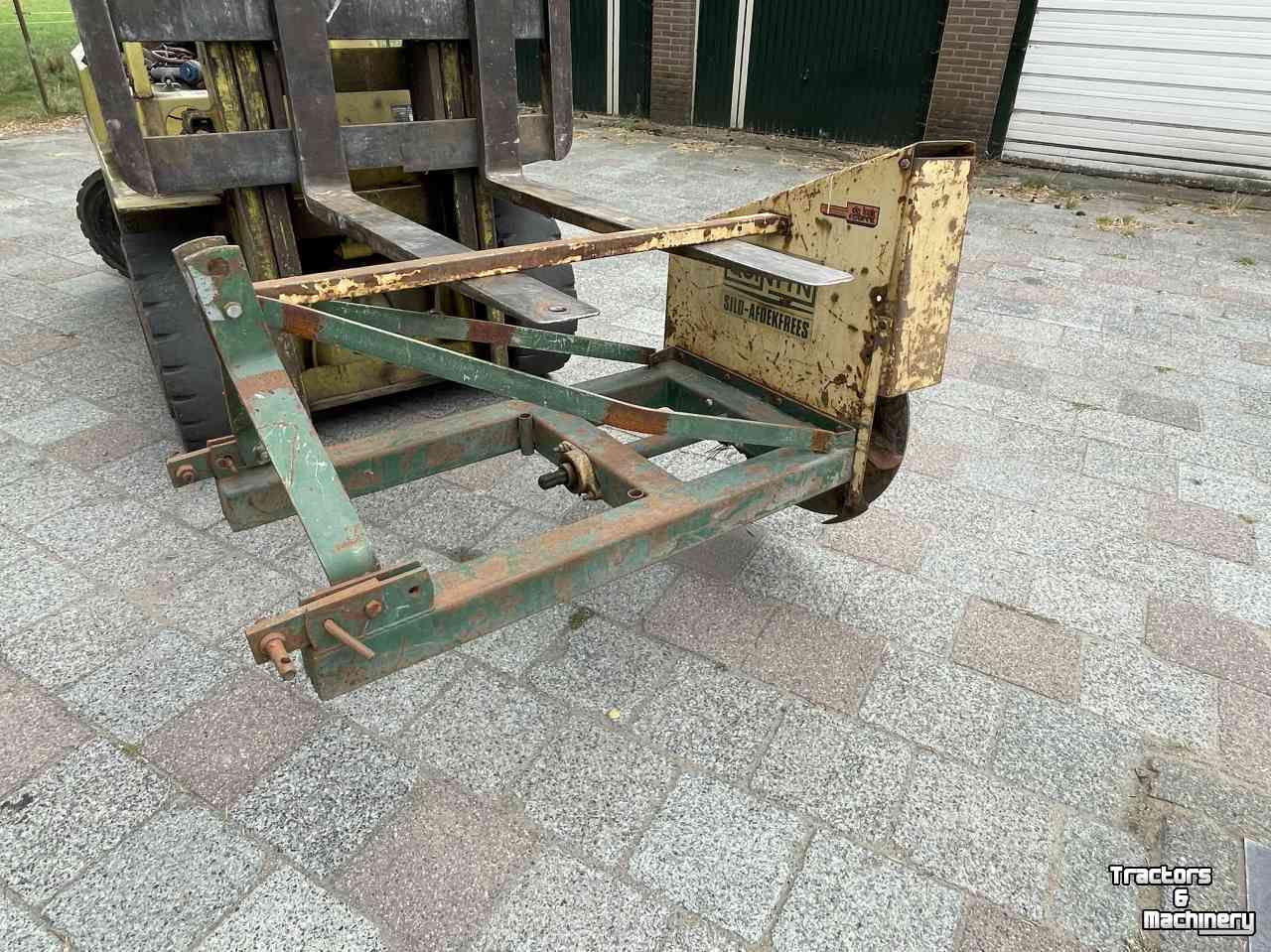 Greppelfrees  Greppelfrees kuilafdekfrees