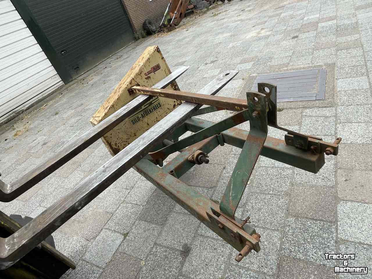 Greppelfrees  Greppelfrees kuilafdekfrees