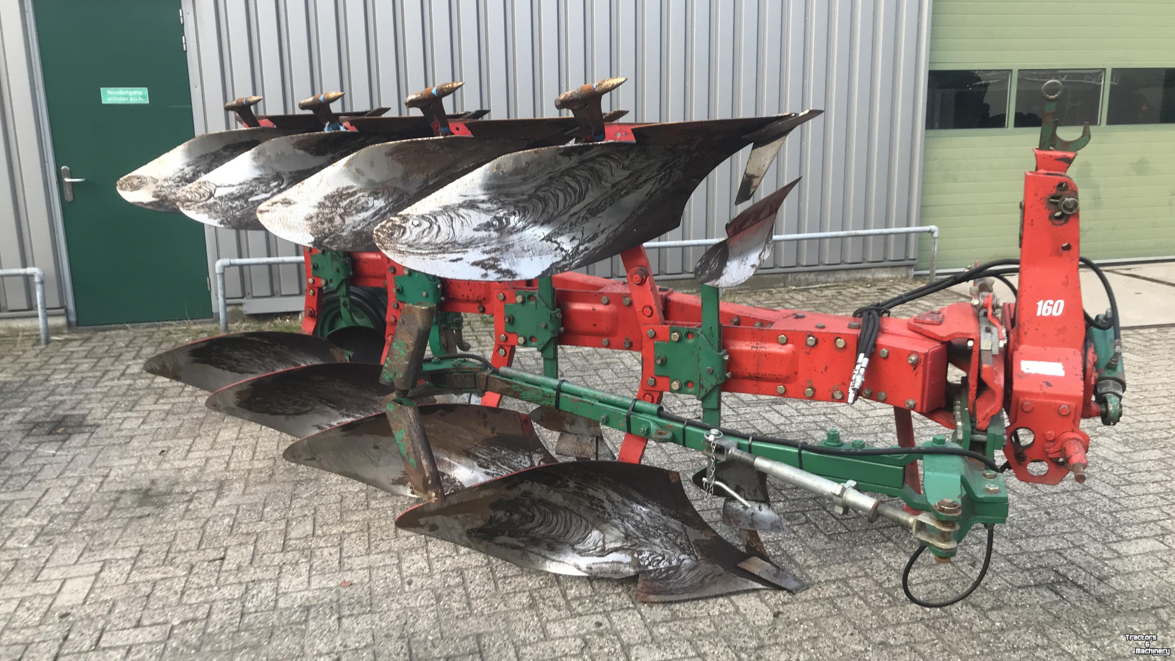 Ploegen Kverneland LD85 4-schaar met vorenpakker