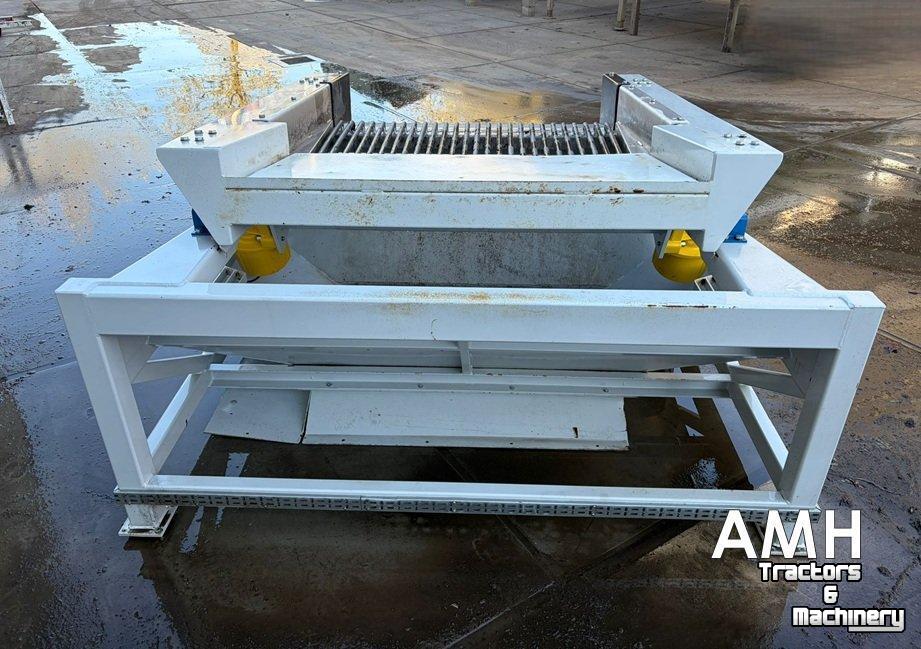 Sorteermachine Eqraft TZ1250  Tril voorsorteerder afstaarter, Vibrating pre-grader with topper, Vibrations-Vorsortierer mit Entstieler
