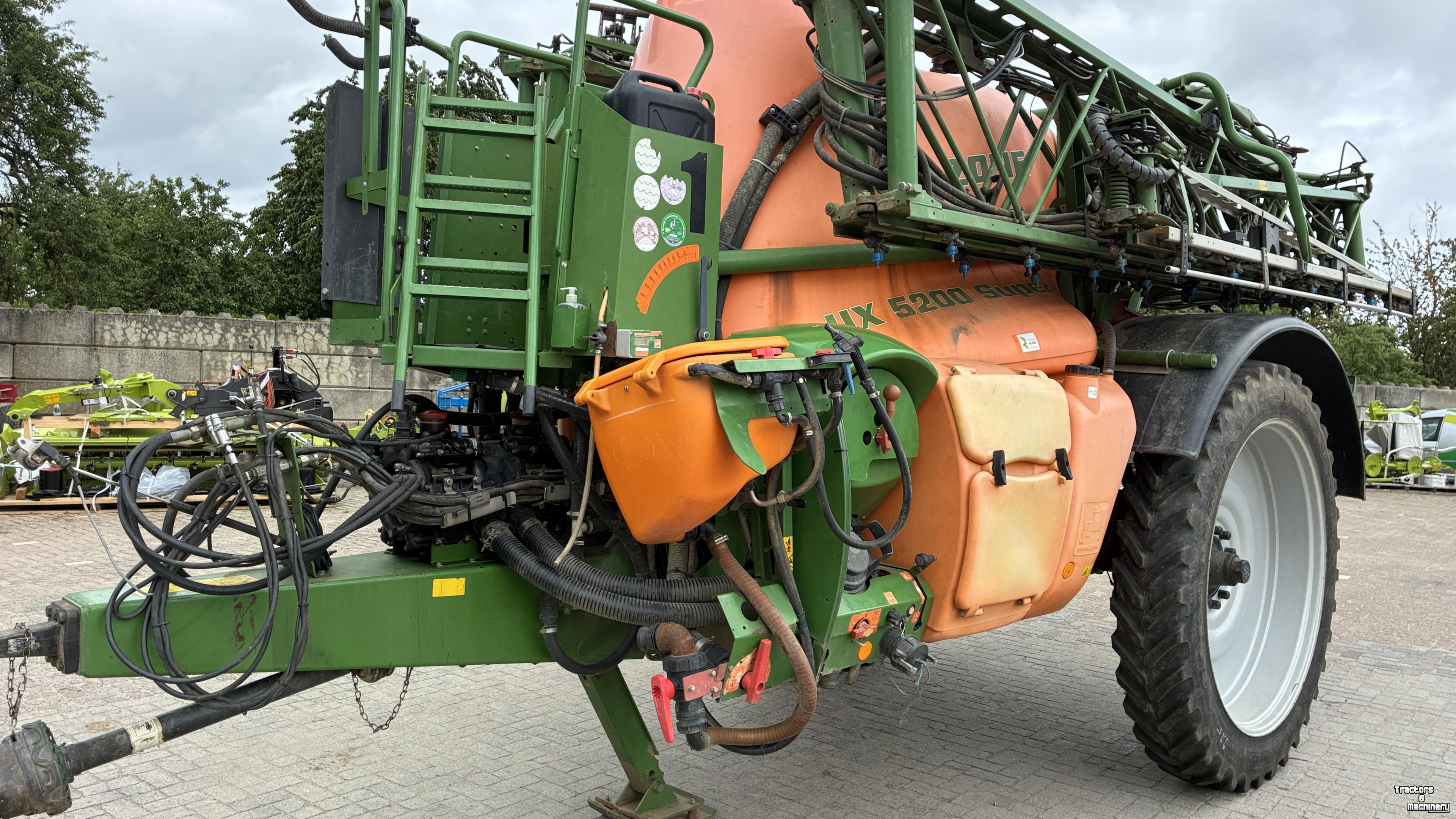 Gedragen Veldspuit Amazone UX 5200
