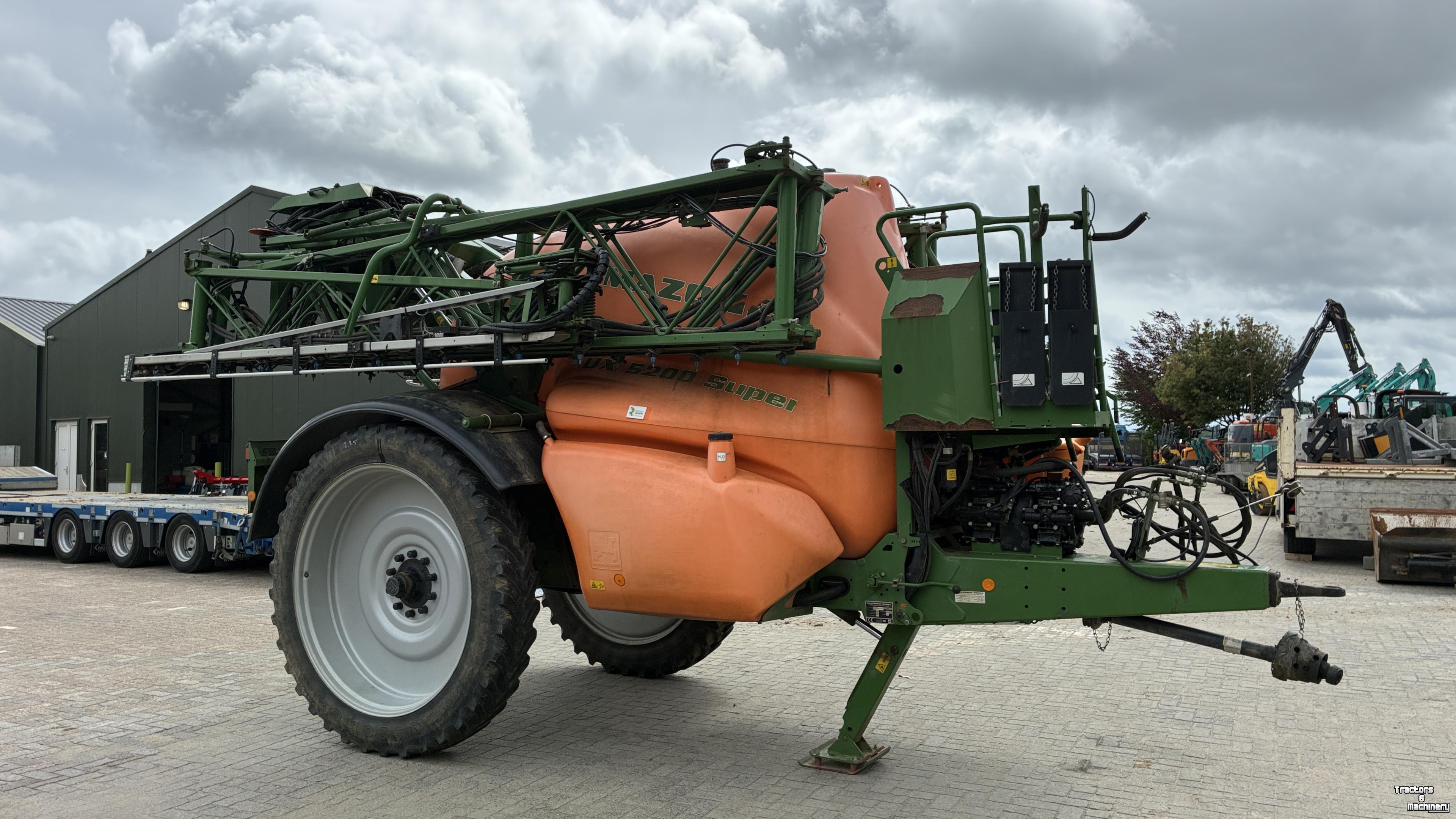 Gedragen Veldspuit Amazone UX 5200
