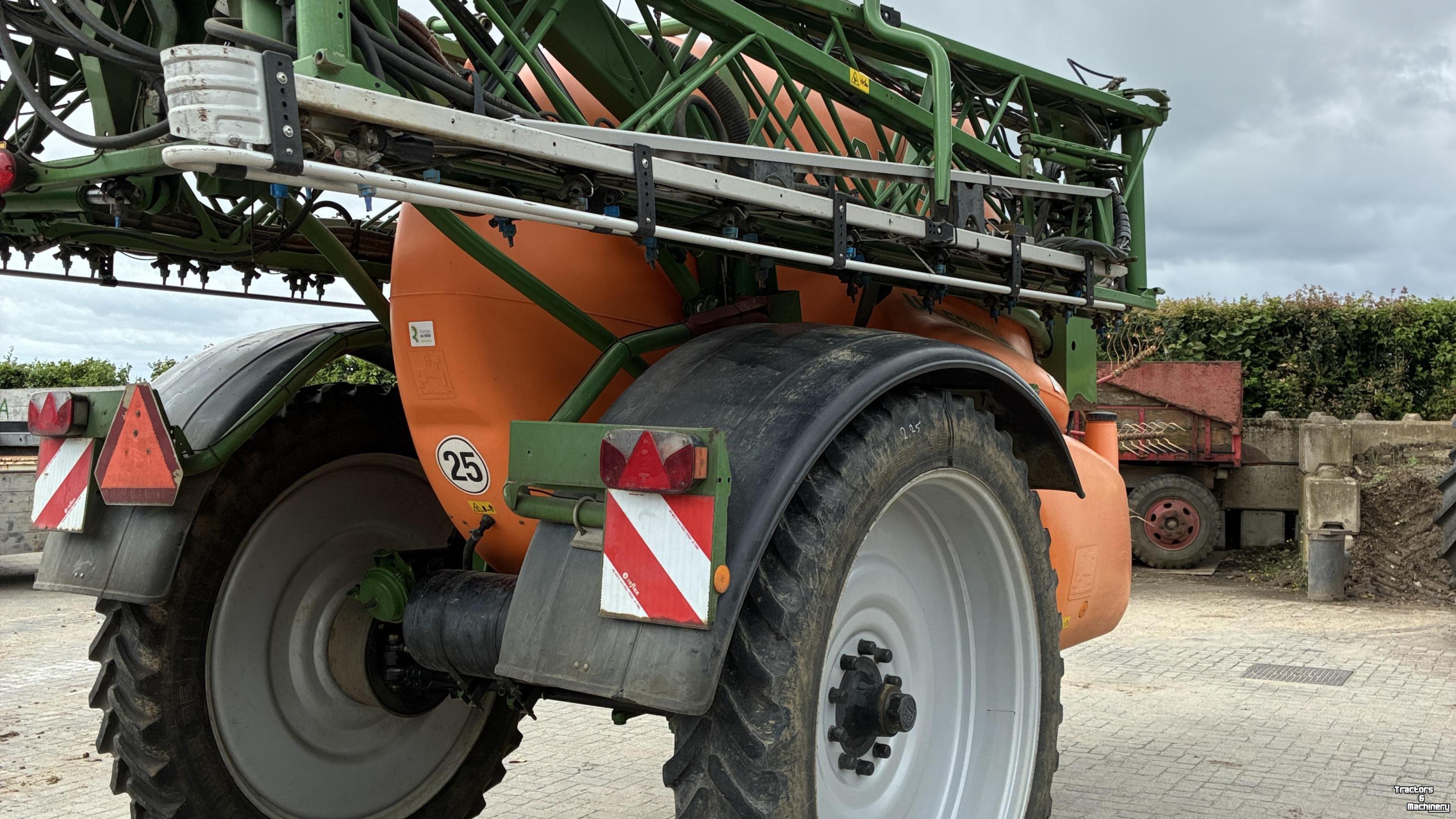 Veldspuit Amazone UX 5200