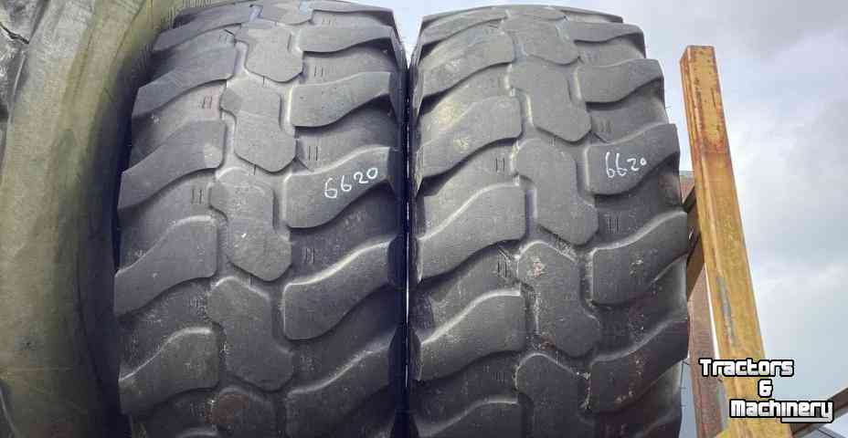 Wielen, Banden, Velgen & Afstandsringen Dunlop 405/65R18