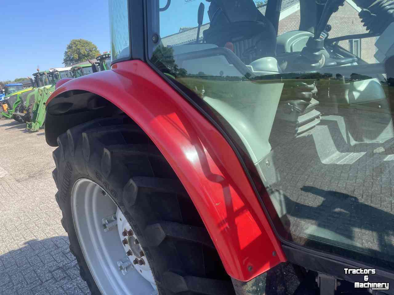 Tractor / Trekker Massey Ferguson 5650 Dyna-4