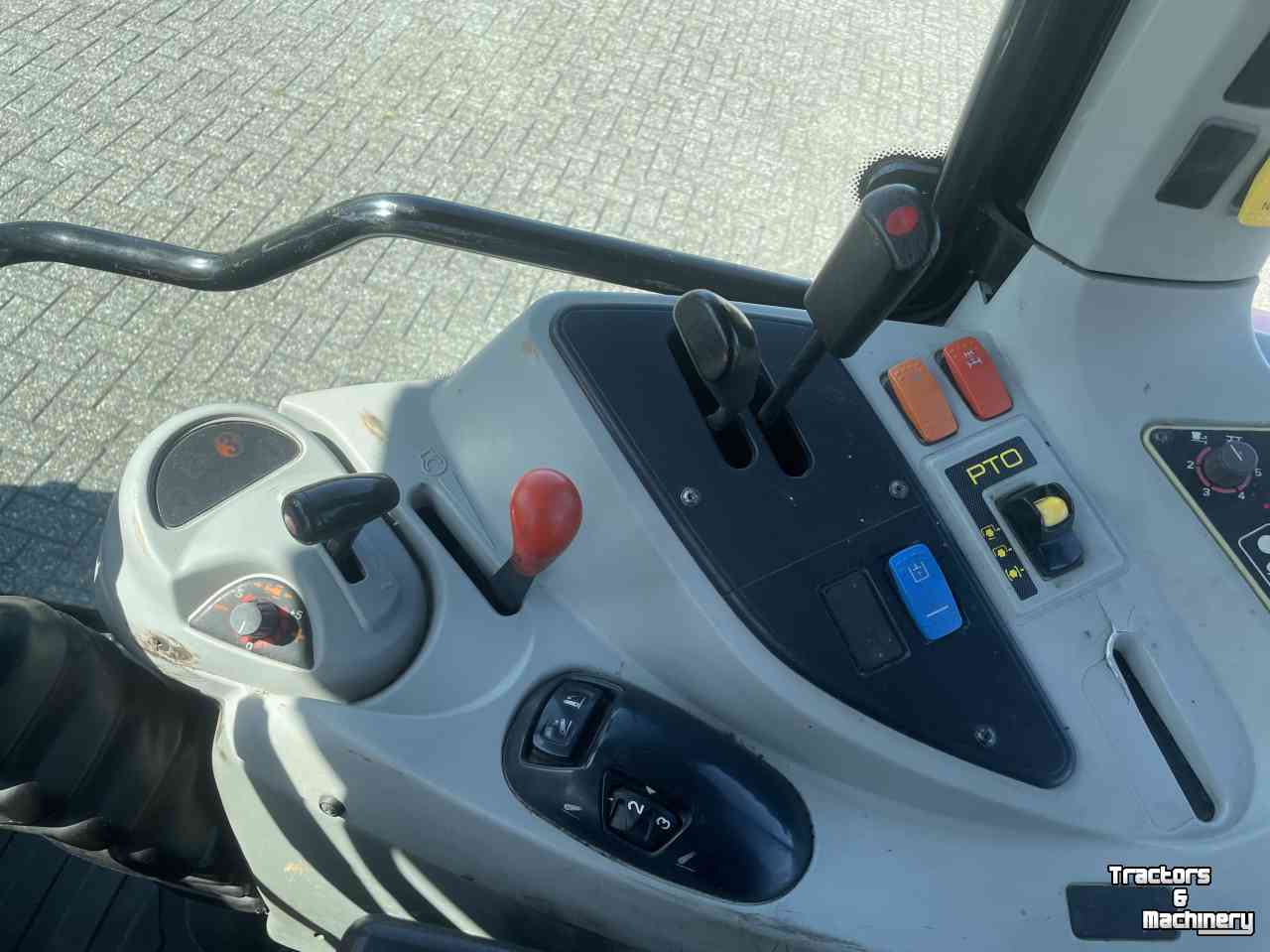 Tractor / Trekker Massey Ferguson 5650 DYNA4 AIRCO TRIMA FRONTLDR.