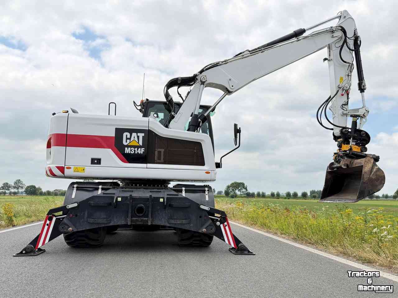 Bandenkraan / Graafmachine op wielen Caterpillar Cat M314F - Engcon + bakkenwagen Mobiele graafmachine Midejo