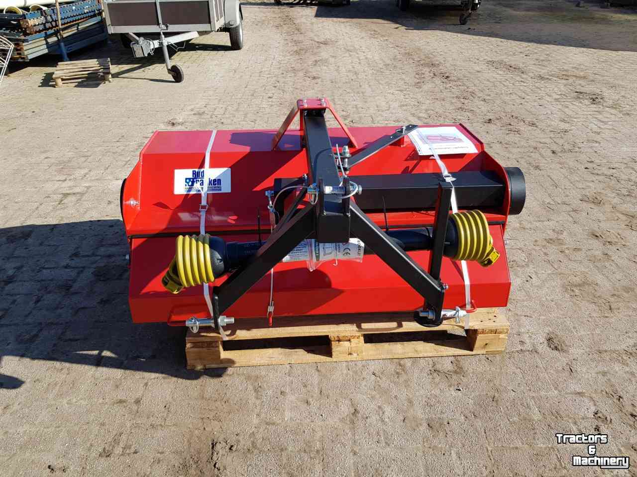 Veegmachine  Veegmachine 1.25 mtr aftakas aandrijving en  opvangbak