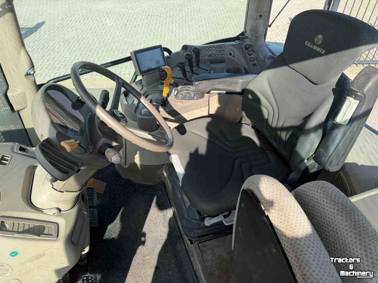 Tractor / Trekker John Deere 6150R 50KM AQ