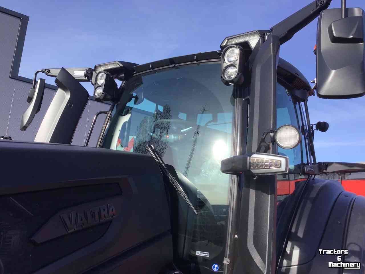 Traktoren Valtra Q305 twin trac